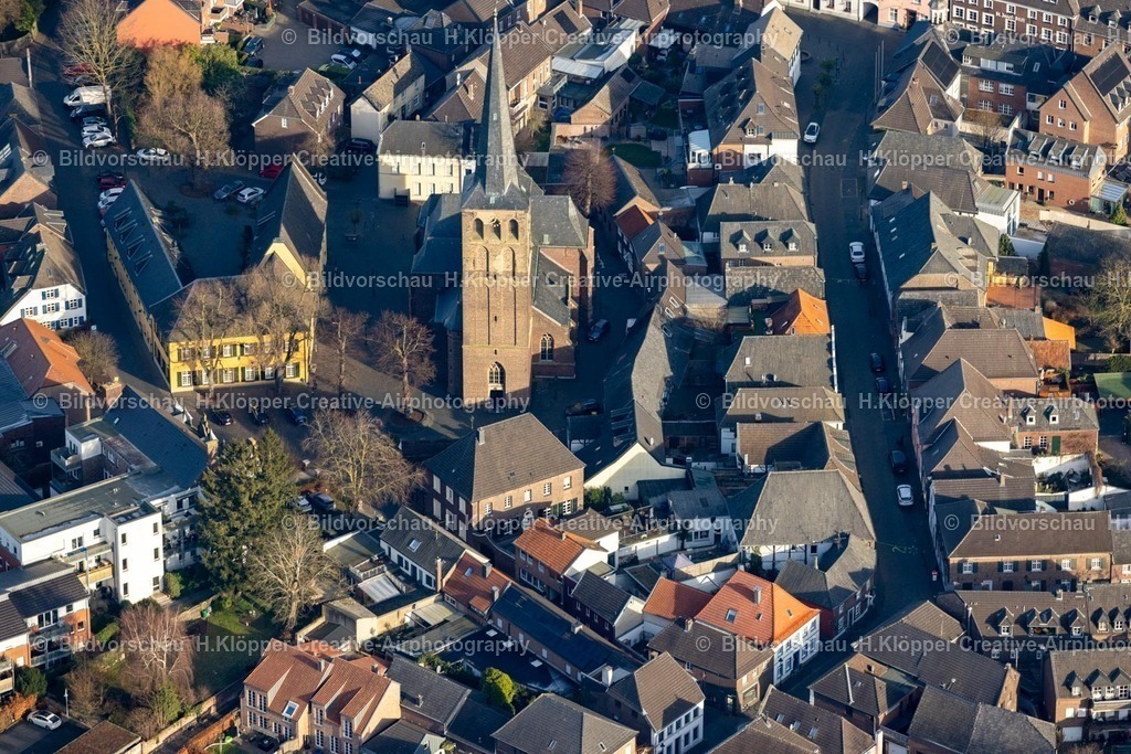 Luftbild Wachtendonk-8431 | Luftbildfotografie Kirchengebäude " Église Saint Michel " in Wachtendonk im Bundesland Nordrhein-Westfalen, Deutschland - Realisiert mit Pictrs.com