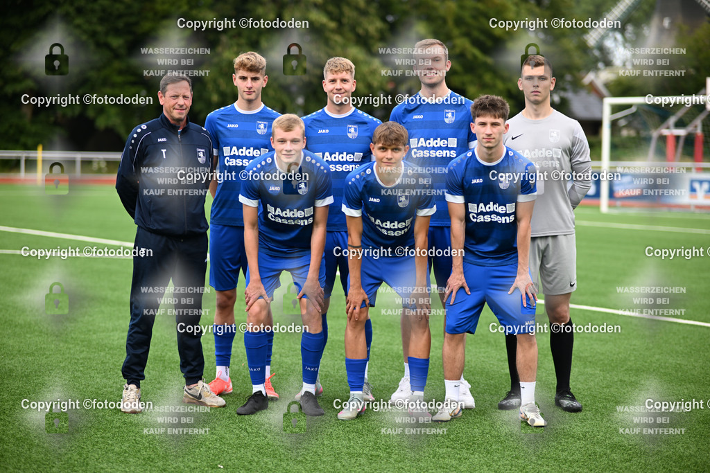 DSC_3280 | Neuzugänge und Trainer:von links: Ralf Backhaus, Renke Peters, Leon Wübbenhorst, Sönke Kroon, Jasper Til, Jan Sabath, Jonas Dieken, Justin Dombrovski