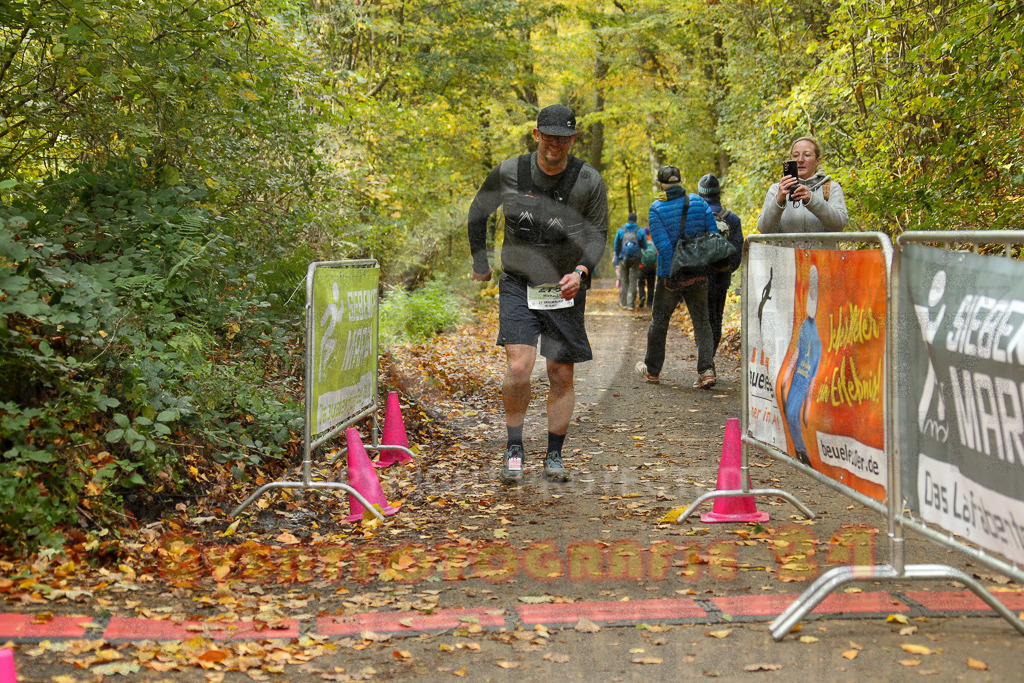 251026_1437_EX1_4182 | Sportfotografie im Rhein-Sieg Kreis, Köln, Bonn, NRW, Rheinland Pfalz, Hessen, etc. Unser Tätigkeitsfeld umfasst den Laufsport vom Volkslauf über den Marathon, Duathlon, Triathon bis zum Ultralauf wie Kölnpfad Ultra oder Schindertrail.