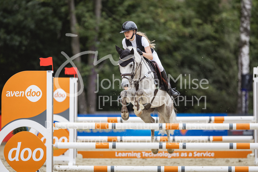 230824_Delbrueck_PonyTrophy-324 | Deine schönsten Turniermomente als professionelle Fotos! Entdecke hochwertige Pferdesport-Fotografie im Online-Shop. Jetzt Fotos finden & bestellen!