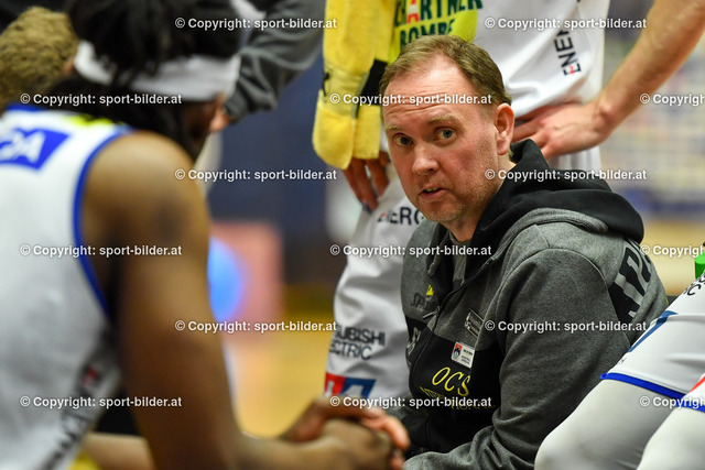 AUT, BSL, Basketball, Gmunden Swans vs Oberwart Gunners | 03.04.2022, Volksbank Arena Gmunden, AUT, BSL, Gmunden Swans vs Oberwart Gunners, im Bild Anton Mirolybov, Head Coach Basket Swans Gmunden (Swans)


// BSL, Basketball Super League Match between Gmunden Swans and Oberwart Gunners in Gmunden, Austria on 2022/04/03