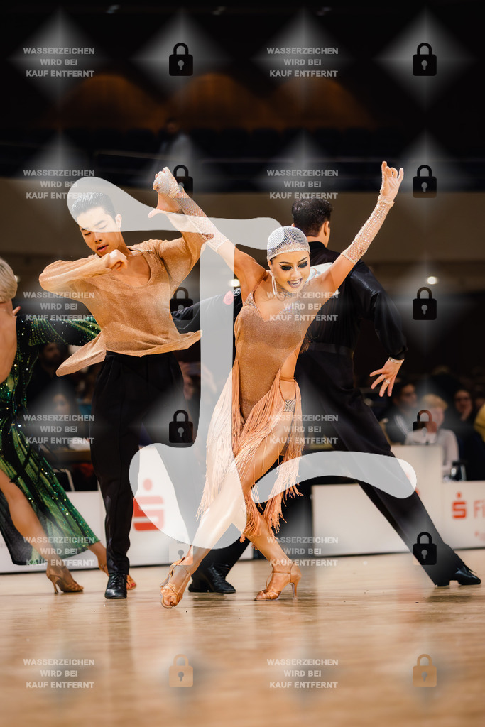Goldstadtpokal 2025 - WDSF World Open Latin 15th (4) Yang Zhen _ Zhang Nan (China)-2025-01-25-6103 | Webshop for digital downloads and prints of dance sport, event & show photographer Julian Link - Realisiert mit Pictrs.com