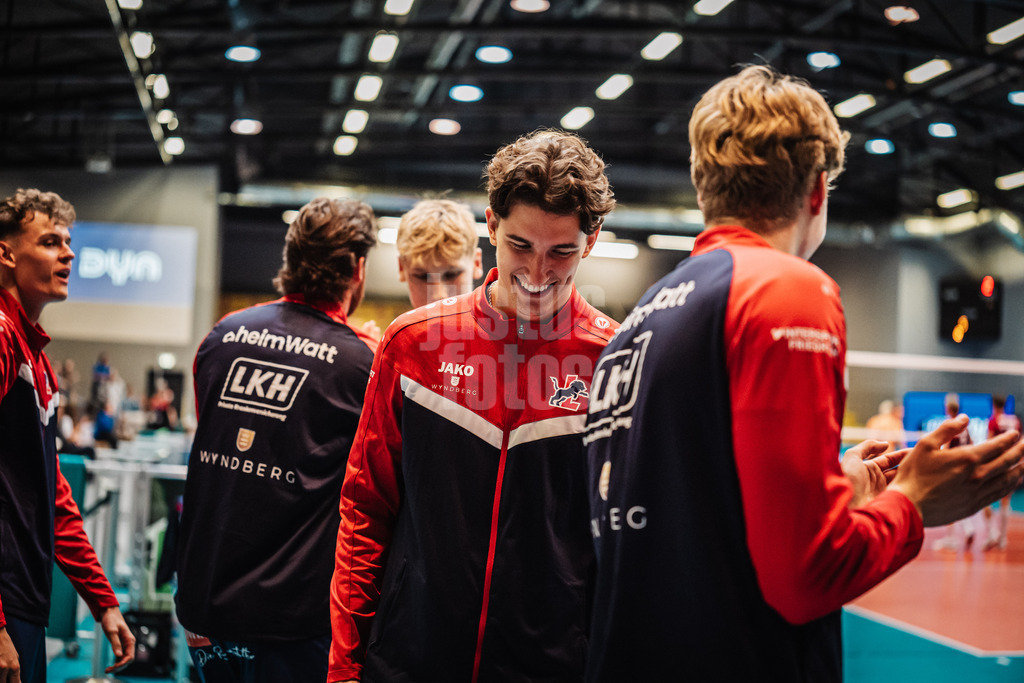 Volleyball | Herren | Saison 2025/2026 | Volleyball Ligacup | Finale | SVG Lüneburg vs. Berlin Recycling Volleys | 12.10.2024 | Cole Matthew Young (#8, SVG Lüneburg)