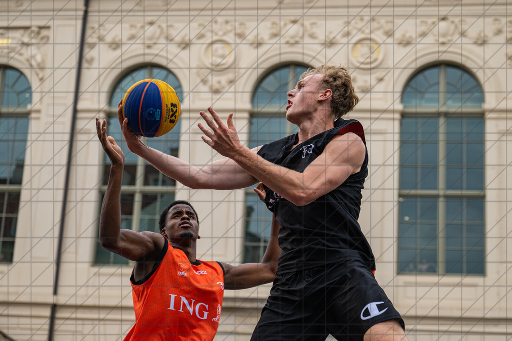 DIE FINALS 2025 | Dt. Meisterschaft 3x3   | 1/4 Finale Männer //  02.08.25: DIE FINALS 2025 | Dt. Meisterschaft 3x3   / Dresden / Deutschland  //   CREDIT:www.bullenfotos.de, Martin König, Hörner Weg 40, D-49078 Osnabrück, +4917663732967 // Nutzung und Weitergabe nur zu den vereinbarten Zwecken. Presseanfragen an Ersteller. Alle Rechte beim Ersteller. Honorierung nach MFM. - Realisiert mit Pictrs.com