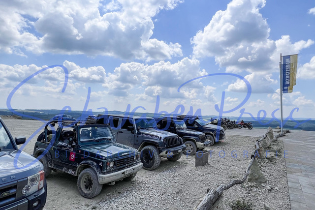 IMG_7012 | Vierradfahrzeuge testen unterschiedliches Terrain - ueber Stock und Stein

Offroad Grundkurs im Steinbruch. Unterschiedliche Fahrgegebenheiten mit dem gelaendegaengigem Offroad-Fahrzeug. 

Deutschland, Geisingen, Steinbruch Meichle und Mohr, 10.06.2023