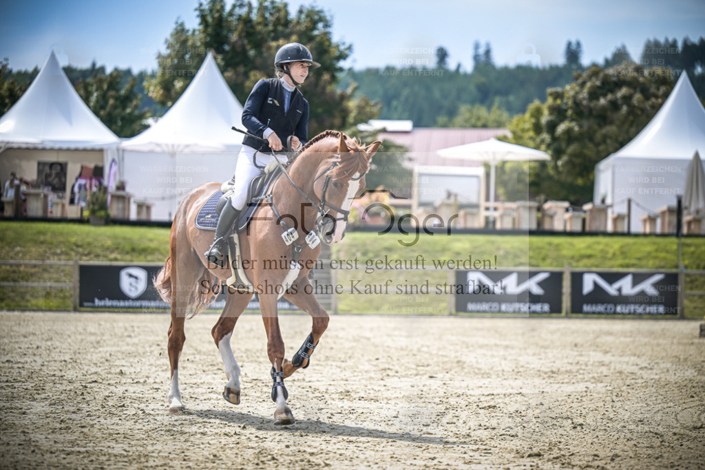 DOS_6061 | Entdecke hochwertige Reitturnierfotos von Foto Oger. Professionell, emotional und authentisch – jetzt Lieblingsmomente im Shop bestellen. - Realisiert mit Pictrs.com