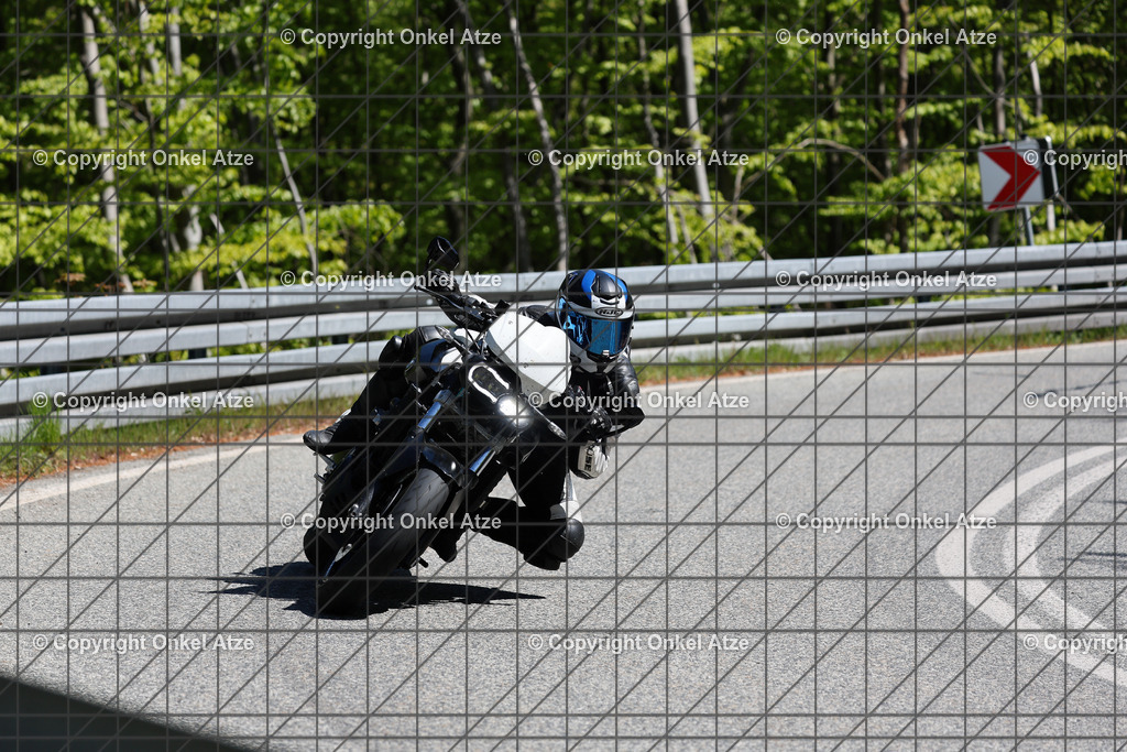 IMG_8612 | Fotograf am Kyffhäuser. Onkel Atze. Kyffhäuser Rennstrecke. Café36. Motorsportfotografie. - Realisiert mit Pictrs.com
