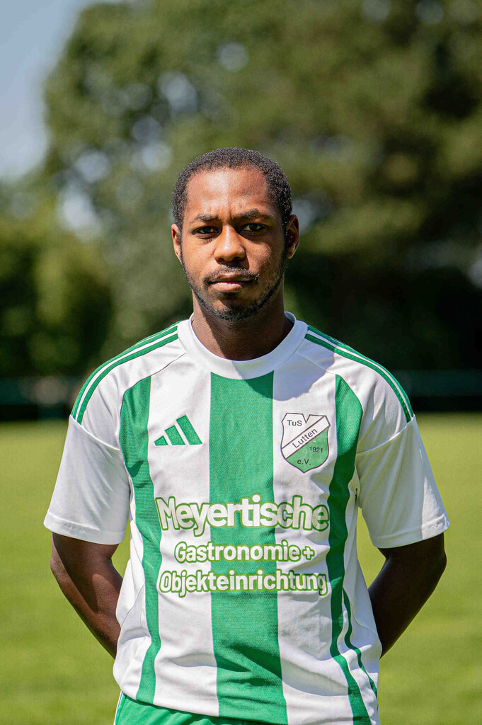 Fußball I Herren I Saison 2026-2027 I Mannschaftsfoto I TuS Lutten I Bezirksliga Weser-Ems 4 I 29394 | jns.sportfotos - Realisiert mit Pictrs.com