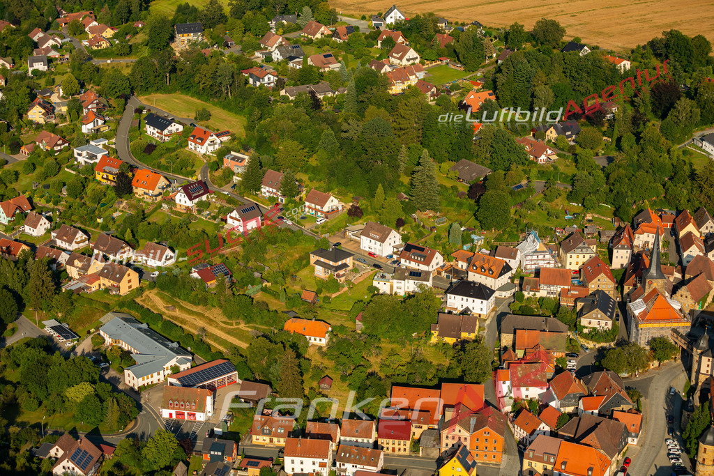 thurnau-klassische-luftaufnahme-2202-jahr-2024 | Das Luftbild zeigt :  Thurnau - Die Luftaufnahme wurde 2024 vom UL-Flugzeug aus erstellt ( keine Drohne ) - Hochauflösende Luftaufnahme - Für grossformatige Ausdrucke geeignet. Die Geschenkidee !Mit Lizenz und Bildrechte bestellbar