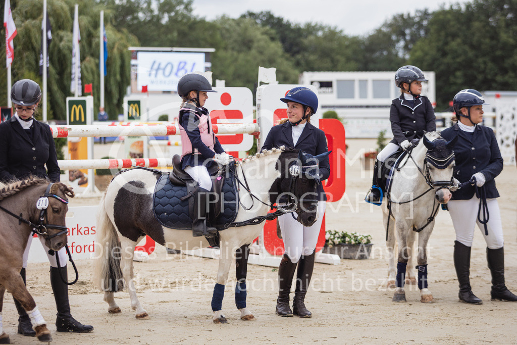 230730_BHO_Fuehrzuegel-WB-139 | Deine schönsten Turniermomente als professionelle Fotos! Entdecke hochwertige Pferdesport-Fotografie im Online-Shop. Jetzt Fotos finden & bestellen!