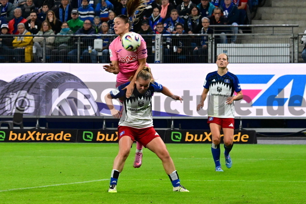 KBS Picture_HSV-Hoffenheim_Frauen_028 | v.v. Stoldt Svea (HSV Frauen) , Koessler Melissa (TSG Hoffenheim Frauen) ,Sportplatz :  Volksparkstadion, - Realisiert mit Pictrs.com