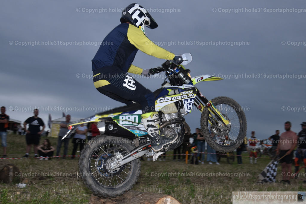 DSC_0249_01 (2) | Sportfotografie , Motorsport, Motoross, Reitsport, Mointainbike, Enduro,
Landschaft , Outdoor, Eventfotografie, Landschaft, Bilder online bestellen - Realisiert mit Pictrs.com