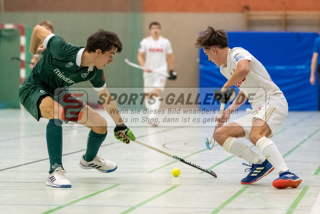 SFE_20240113_0056 | Mülheim, Deutschland, 13.01.2024: Justus Warweg (Rot-Weiss Köln) in Aktion waehrend des Spiels der Halle 1. Bundesliga Herren zwischen Uhlenhorst Mülheim vs Rot-Weiss Köln im Sporthalle Lehnerstr. (HTCU) am 13.01.2024 in Mülheim, Deutschland. (Foto von Stephan Fehrmann)

Mülheim, Germany, 13.01.2024: Justus Warweg (Rot-Weiss Köln) in action during the game of Halle 1. Bundesliga Herren between Uhlenhorst Mülheim vs Rot-Weiss Köln in Sporthalle Lehnerstr. (HTCU) at 13.01.2024 in Mülheim, Deutschland. (Foto von Stephan Fehrmann)