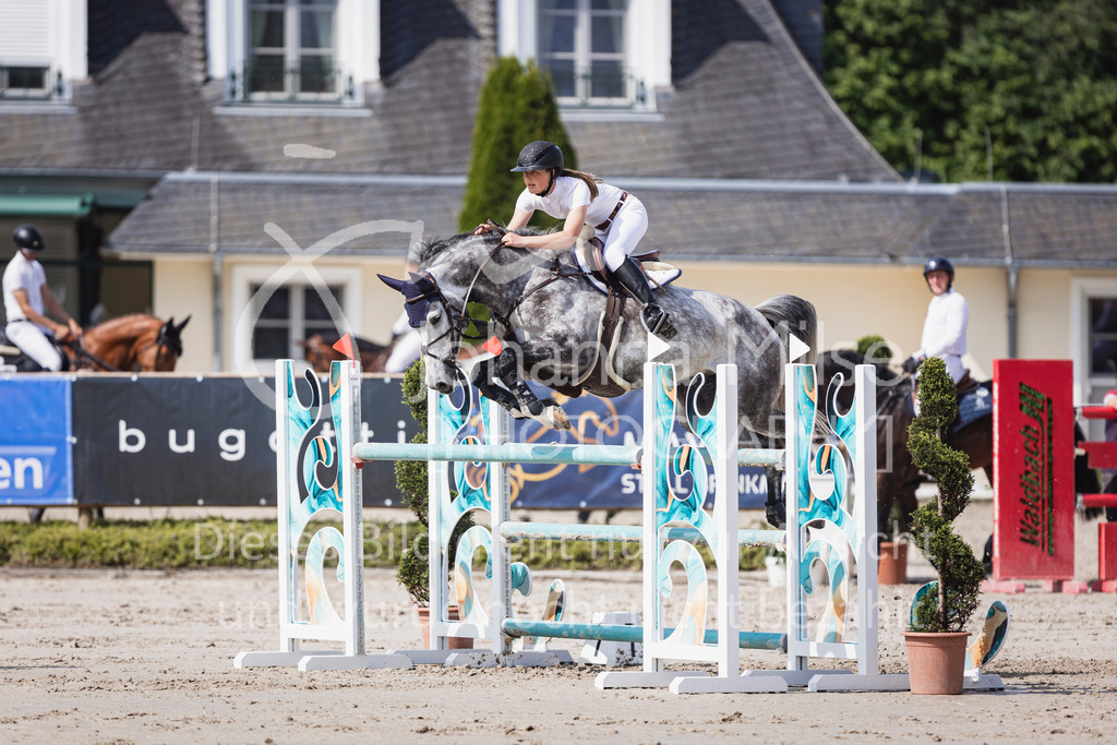 250531_MayDays_M2-Springen-518 | Deine schönsten Turniermomente als professionelle Fotos! Entdecke hochwertige Pferdesport-Fotografie im Online-Shop. Jetzt Fotos finden & bestellen!