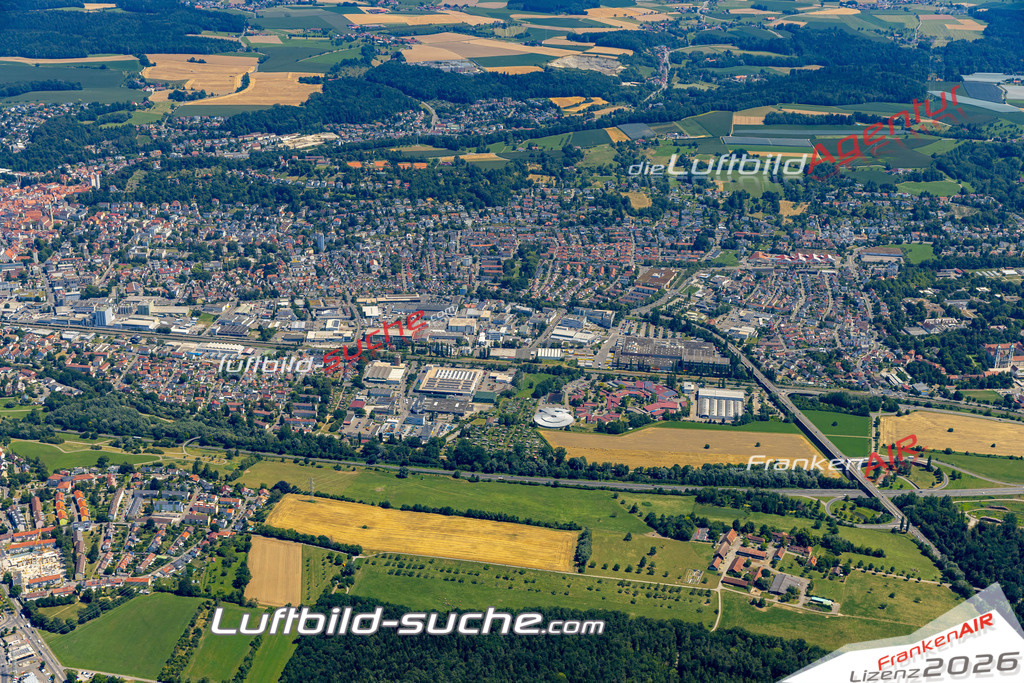 Aktuelles Luftbild von  Ravensburg - Die Luftaufnahme wurde 2022 mittels UL-Flugzeug erstellt ( keine Drohne ) - hochauflösende Kamera-Systeme von  Canon -Beste Qualität - Für grossformatige Ausdrucke geeignet. Die Geschenkidee !
