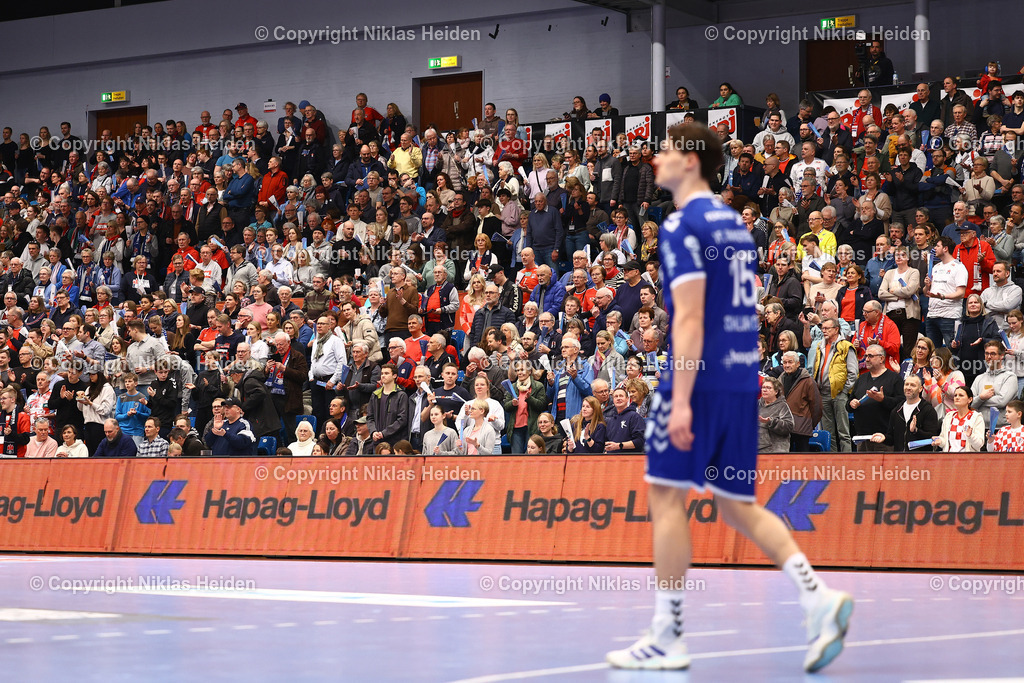 NH_HandballSportVereinHamburg_VfLGummersbach_HandballBundesliga_27022025 | Handball-Fans in der Sporthalle Hamburg.Handball I Herren I Bundesliga (Daikin HBL) I Saison 2024-2025 I 21. Spieltag I HSV Hamburg - VfL Gummersbach I 27.02.2025 I Sporthalle Hamburg