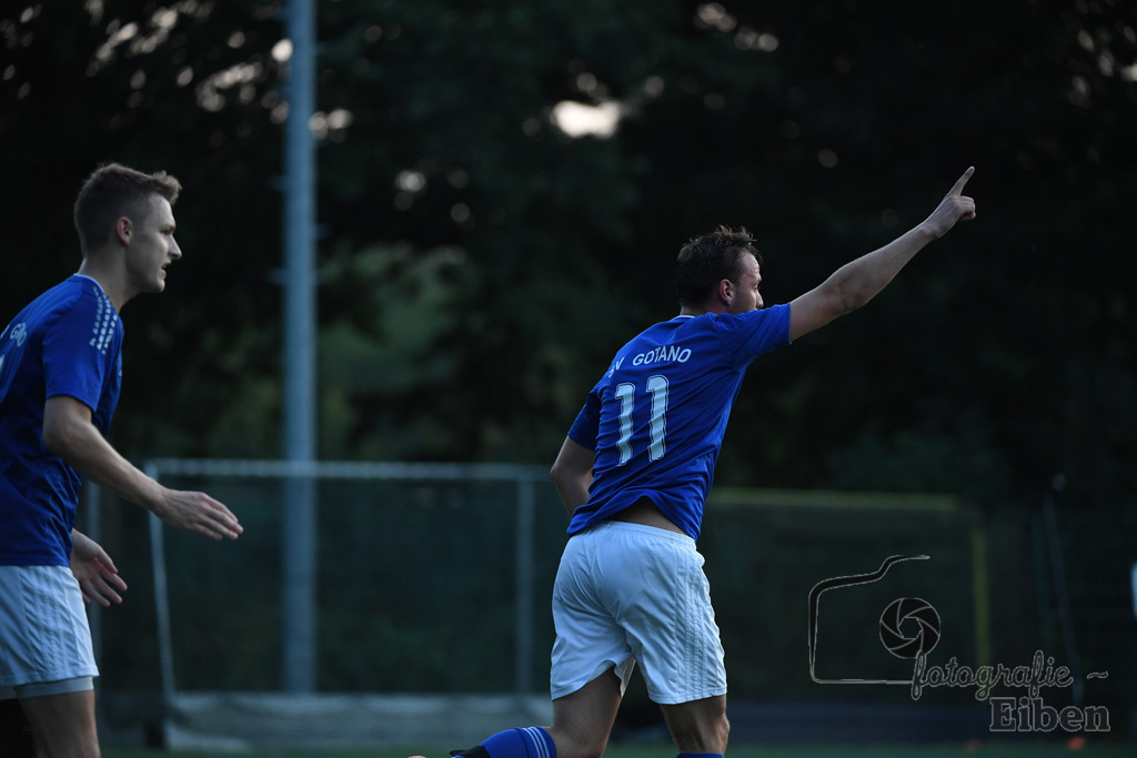 GVO Oldenburg 2-SV GOTANO | Herren Kreisliga; GVO Oldenburg 2 (weiß)-SV GOTANO (blau) am 15.08.2025 in Oldenburg (Sportanlage GVO); Photo: Philip Eiben 2025 - Realisiert mit Pictrs.com