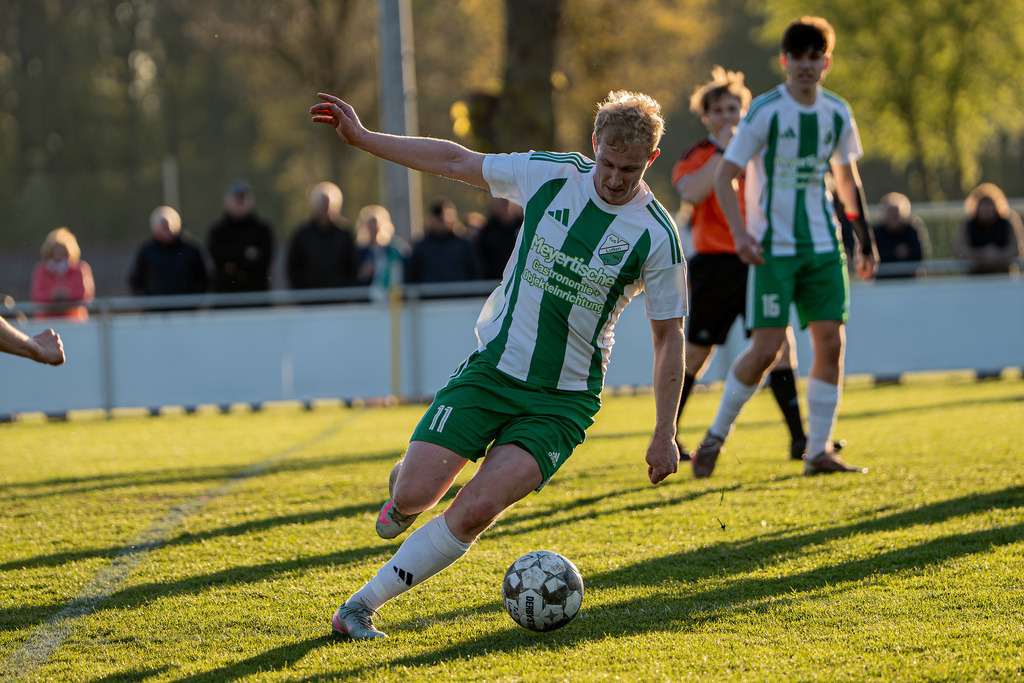 Fußball I Herren I Saison 2025-2026 I Bezirksliga Weser-Ems 4 I 15. Spieltag I TuS Lutten - GW Brockdorf I 08104 | jns.sportfotos - Realisiert mit Pictrs.com