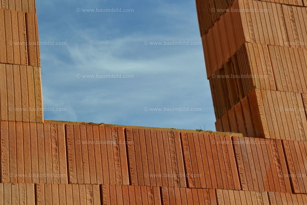 bib-lg07-mauerarbeiten-0148 | Nach LV-Leistungsgruppen sortierte Detailfotos über den Bau eines Hauses. Alle Hausbau-Bilder direkt vom Urheber und Autor der Website Haus-Selber-Bauen.com