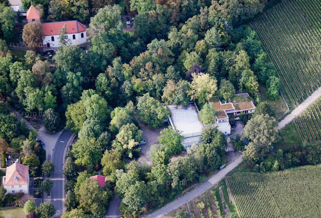 Luftbild: Firmengelände der SEKA Schutzbelüftung GmbH mit Hallen, Firmengebäuden und Produktionsstätten im Ortsteil Wollmesheim in Landau im Bundesland Rheinland-Pfalz in Deutschland. Foto: IMG_44137.jpg vom 17.08.2011 durch Werner Riehm/FLY-FOTO.deWWW.SCHUTZBELUEFTUNG.DE