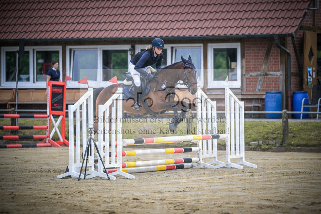 DOS_9588 | Entdecke hochwertige Reitturnierfotos von Foto Oger. Professionell, emotional und authentisch – jetzt Lieblingsmomente im Shop bestellen.Deutschlandweite Turnierfotografie. - Realisiert mit Pictrs.com