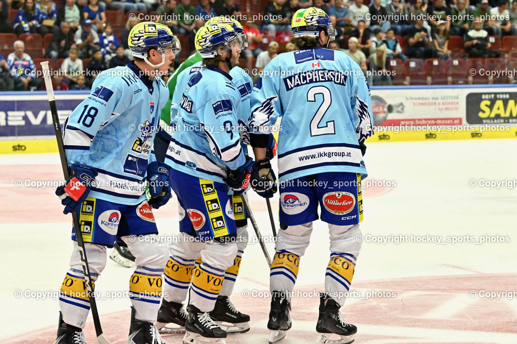 EC iDM Wärmepumpen VSV vs. KHL Sisak | Jubel EC VSV Mannschaft, #18 Nico Uschan EC VSV, #9 Alexander Rauchenwald EC VSV, #2 Dylan MacPherson EC VSV, EC iDM Wärmepumpen VSV vs. KHL Sisak, EC iDM Wärmepumpen VSV vs. KHL Sisak am 02.09.2025 in Villach (Stadthalle Villach), Austria, (Photo by Bernd Stefan)