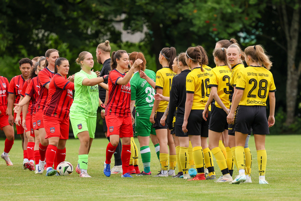 Fußball I FRAUEN I Saison 2025-2026 I Freundschaftsspiel I SGM Ebnat-Waldhausen - 1FC Heidenheim 1846 2 I_250823_1415 | Fotopresso – Sportfotografie in Heidenheim & Umgebung. Professionelle Sportfotografie für unvergessliche Momente. Dynamische Action-Shots, emotionale Szenen & hochwertige Bilder. - Realisiert mit Pictrs.com