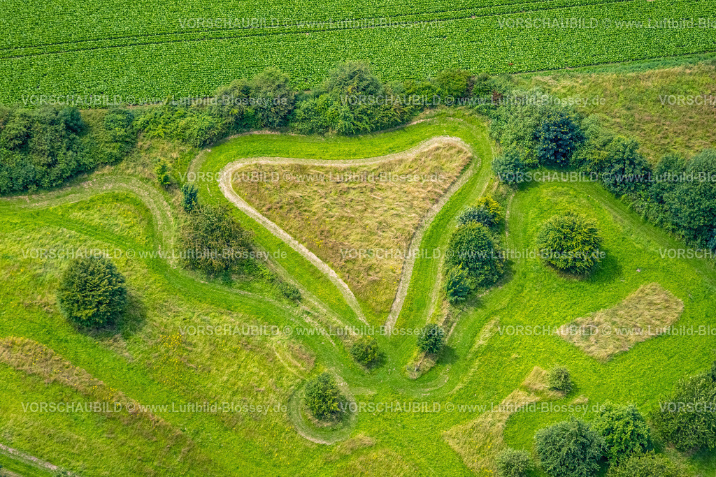 Muelheim240702556 | Luftbild, Wiesenfläche in Herzform, bei Riemelsbeck am Rumbach, Holthausen - Südost, Mülheim an der Ruhr, Ruhrgebiet, Nordrhein-Westfalen, Deutschland