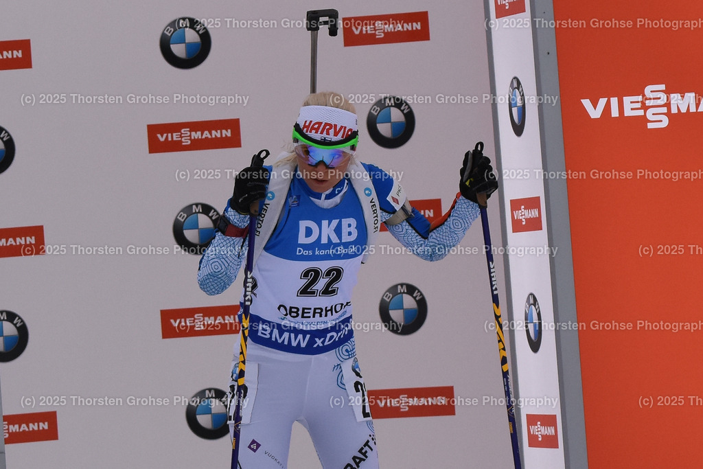 IBU WC Biathlon Oberhof 2018 | LAUKKANEN Mari (FIN) beim Start; IBU WC Biathlon Oberhof 2018, 7.5 km Sprint Frauen am 04.01.2018 in der DKB Ski Arena in Oberhof, (Deutschland) - Realisiert mit Pictrs.com