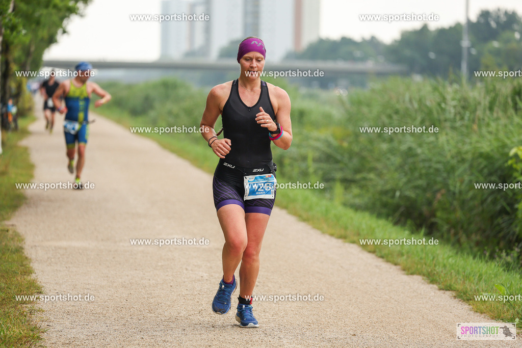 LUR_1861 | 34. M-net Erlanger Triathlon 2025 #erlangertriathlon  #mnettriathlon2025 #mnettriathlon #team #olympischedistanz #mitteldistanz #triathlon #maindonaukanal  #erlangertriathlon2025 #yourpictrs #tv1848 #tv1848erlangen  #triathlonbayern #sportinerlangen #demsportverbunden #sportshot_your_pictrs Copyright: www.sportshot.de