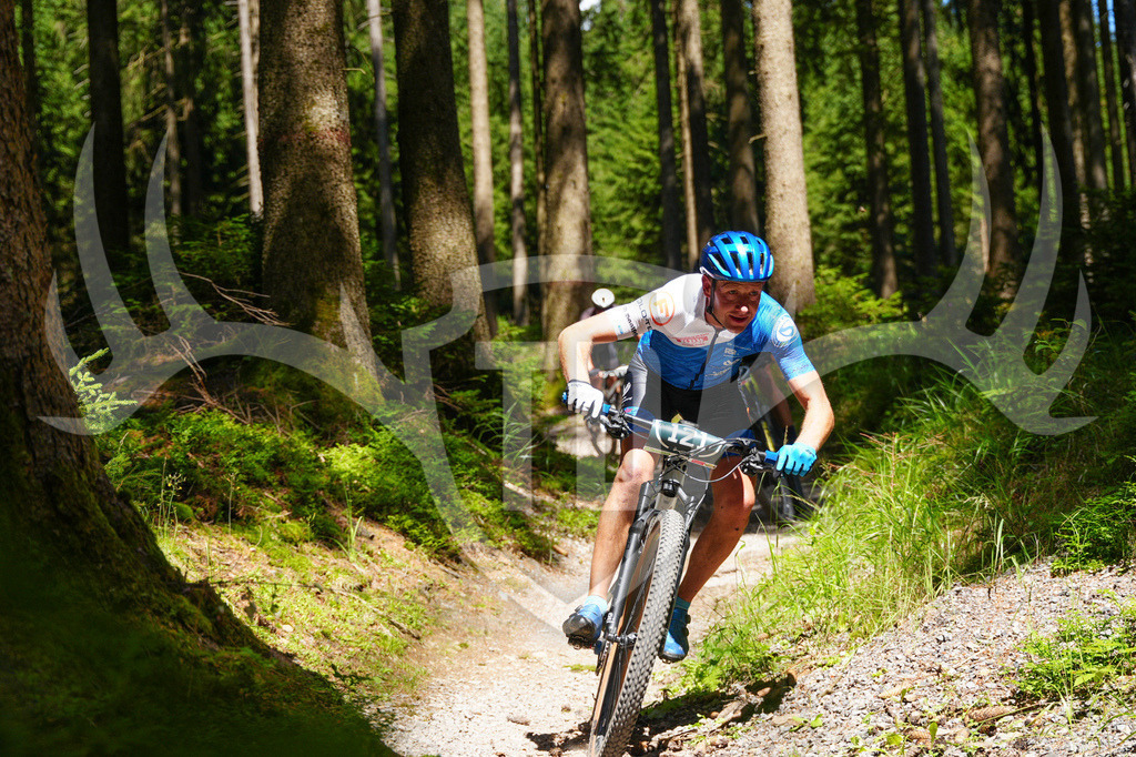 FC603848 | Fotogalerie der Treibjagd im Dunkelwald - Dein MTB Etappenrennen im Erzgebirge - Realisiert mit Pictrs.com