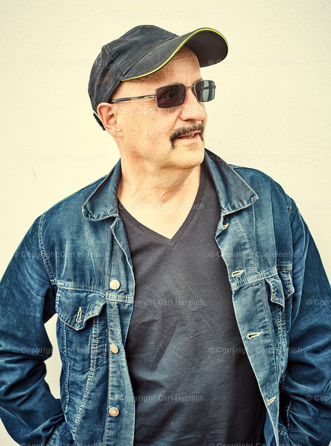 Tommy Weger/Parsley Bandshoot | High End Portraits. Einzelportrait Paarportrait Gruppenportrait Künstlerportrait Bandportzait Bühnenfotografie Fashion Lifestyle Urbanlife  - Realisiert mit Pictrs.com