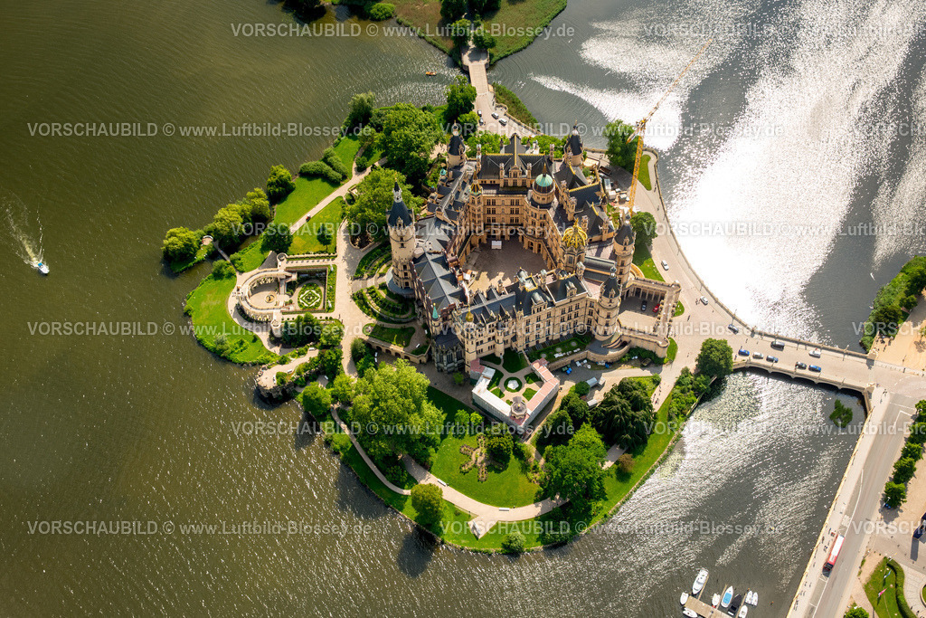 Schwerin16060076 | Schloss Schwerin, Burggarten, Burgsee,  Schweriner See, Schwerin, Mecklenburg-Vorpommern, Deutschland