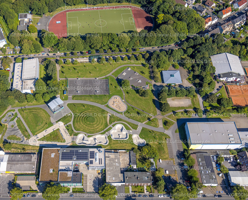 Dortmund240803947 | Pumptrack im Sport- und Freizeitpark (Skatepark Hombruch), Hombruch, Dortmund, Ruhrgebiet, Nordrhein-Westfalen, Deutschland