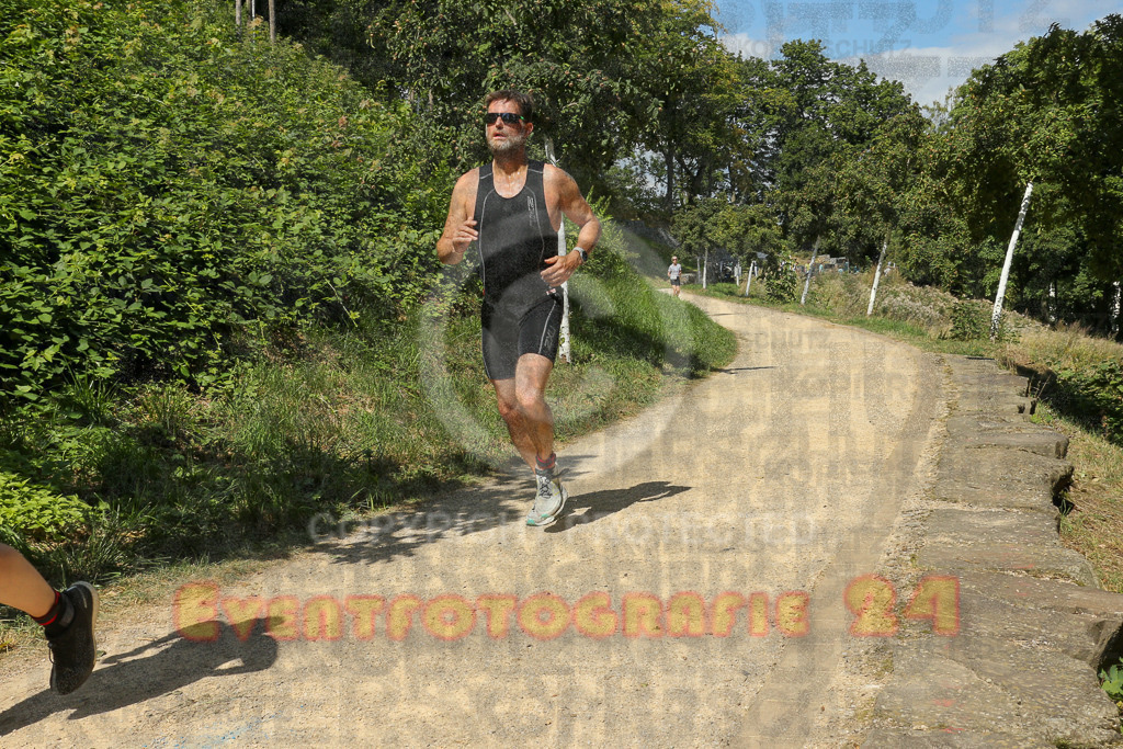 250824_1237_EX1_9956 | Sportfotografie im Rhein-Sieg Kreis, Köln, Bonn, NRW, Rheinland Pfalz, Hessen, etc. Unser Tätigkeitsfeld umfasst den Laufsport vom Volkslauf über den Marathon, Duathlon, Triathon bis zum Ultralauf wie Kölnpfad Ultra oder Schindertrail.