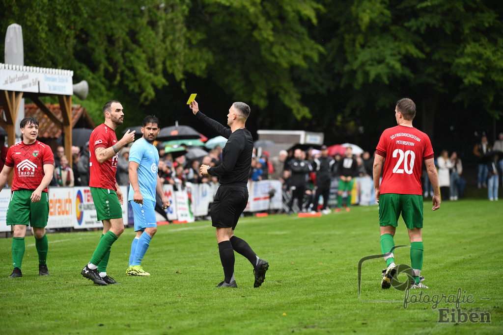 BV Bockhorn-SG FriPe | Relegation zur Kreisliga; BV Bockhorn (weiß)-SG FriPe (rot) am 05.06.2025 in Oldenburg/Ofenerdiek (Lagerstraße), Photo: Philip Eiben 2025 - Realisiert mit Pictrs.com
