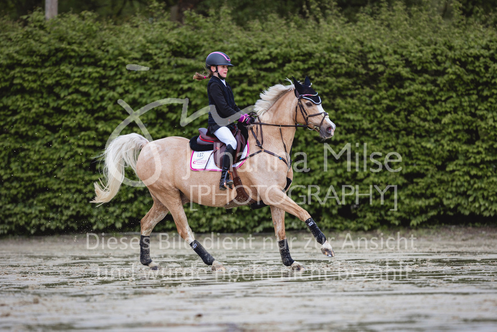 240426_Olfen-Vinnum_PonyTrophy-314 | Deine schönsten Turniermomente als professionelle Fotos! Entdecke hochwertige Pferdesport-Fotografie im Online-Shop. Jetzt Fotos finden & bestellen!