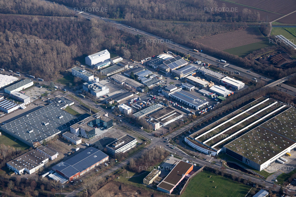 Luftbild: An der Roßweid im Ortsteil Grötzingen in Karlsruhe im Bundesland Baden-Württemberg in Deutschland. Foto: IMG_085282.jpg vom 19.12.2015 durch Werner Riehm/FLY-FOTO.de