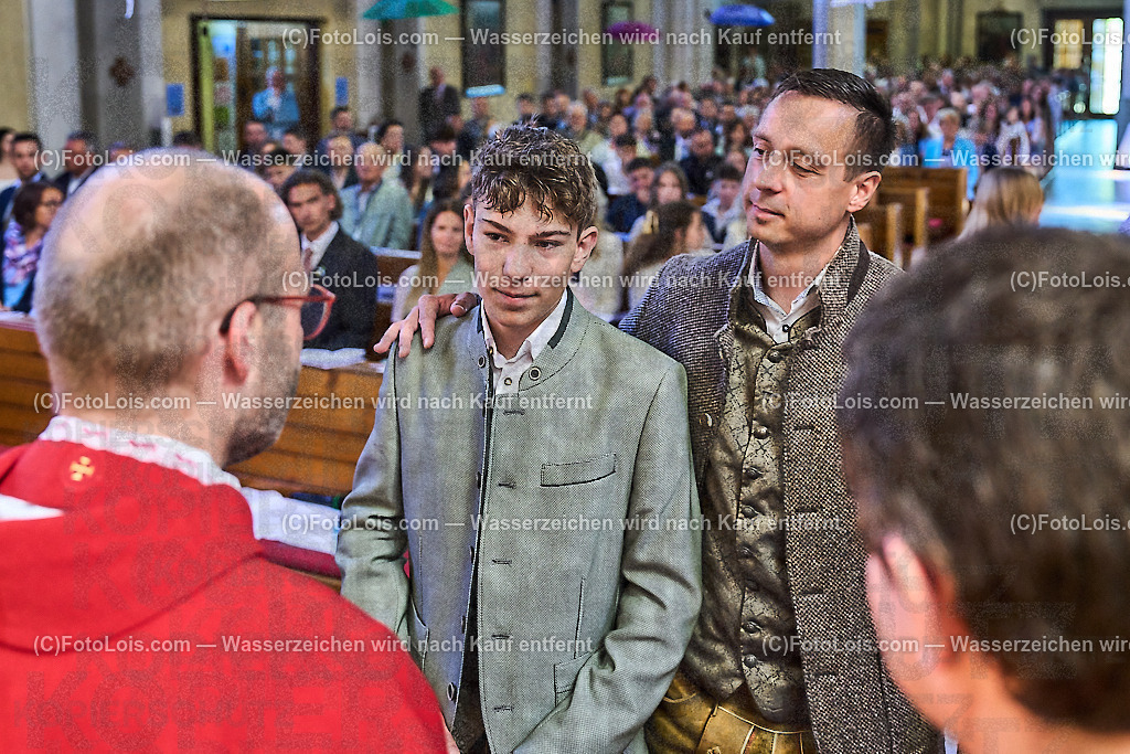 ALP0898_PfarrFirmung Wieselburg_Firmvorgang | (C)FotoLois.com, Alois Spandl, Firmung in der Pfarrkirche Wieselburg mit Generalvikar Dr. Christoph Weiss, Dechant Pfarrer Daniel Kostrzycki und Monignore Franz Dammerer, Sa 15. Juni 2024.