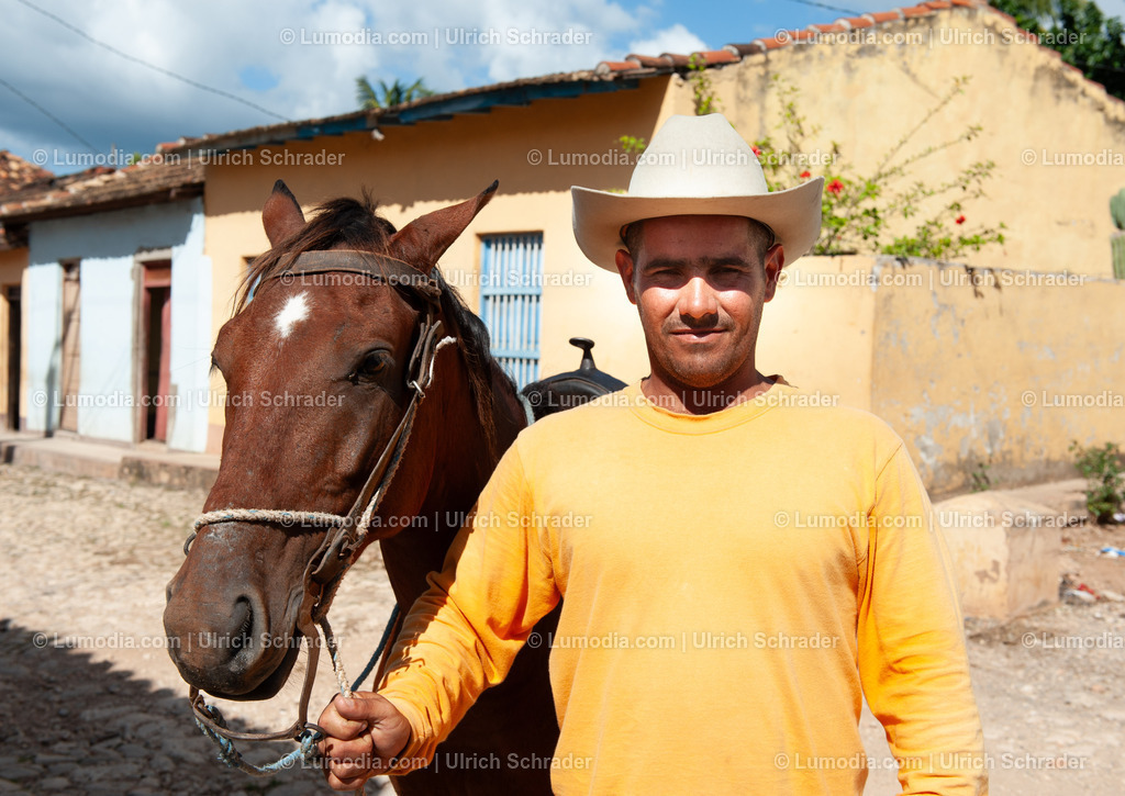 202510-104 | Stockfoto und Bilderpool mit Bildmaterial aus Deutschland, dem Harz, Halberstadt, Quedlinburg, Wernigerode und weltweit. Qualitativ hochwertige und professionelle Fotos anschauen und kaufen. - Realisiert mit Pictrs.com