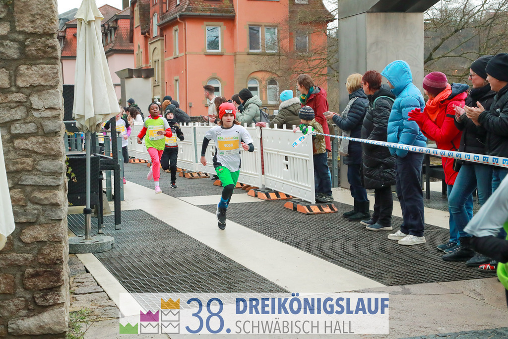 400m AOK Junior Cup | 3 Koenigslauf 2024 400m AOK Junior Cup - Realisiert mit Pictrs.com