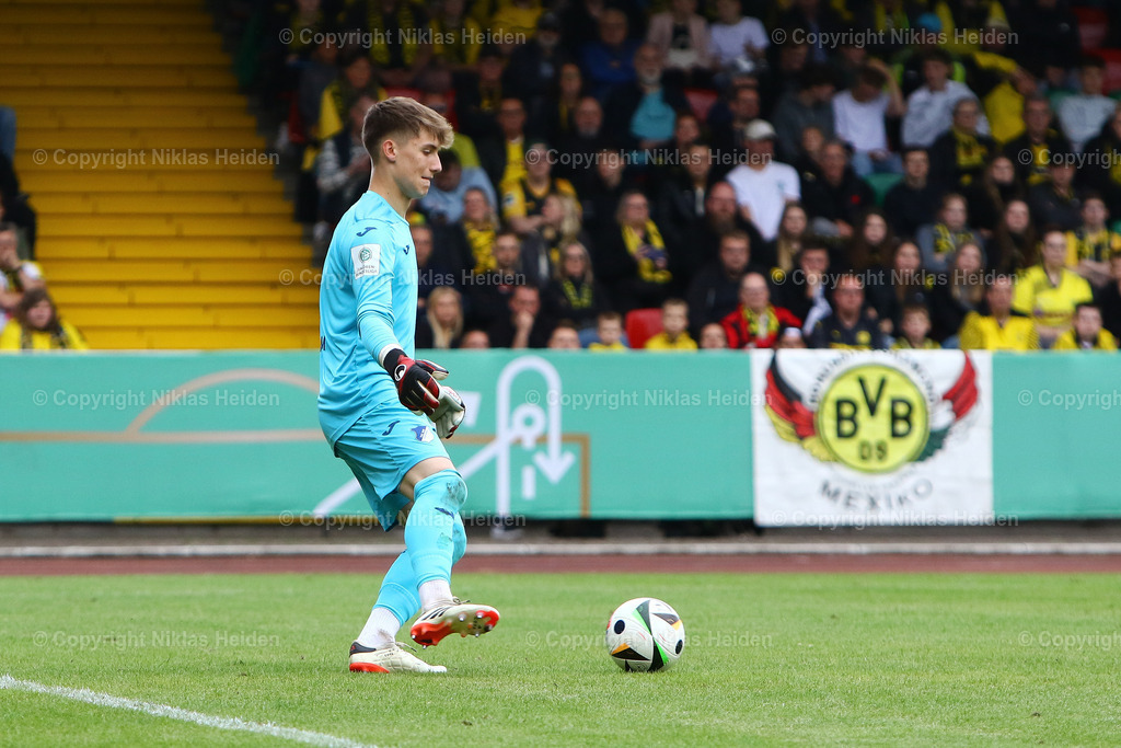 NH_BorussiaDortmundU19_TSG1899HoffenheimU19_U19Bundesliga_30052024 | #1 Benjamin Lade (TSG 1899 Hoffenheim U19)

Fußball I Junioren I A-Junioren Bundesliga I Saison 2023-2024 I Finale Deutsche Meisterschaft I Borussia Dortmund U19 - TSG 1899 Hoffenheim U19 I 30.05.2024 I Stadion Niederrhein
