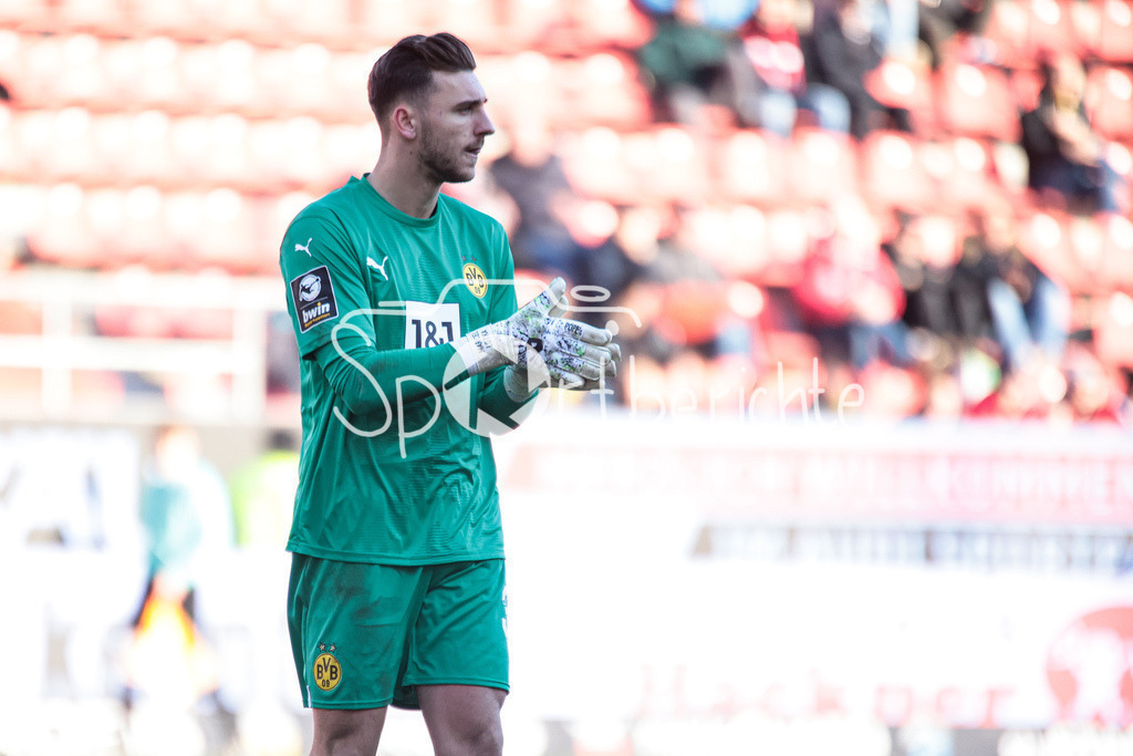 FC Ingolstadt - Borussia Dortmund Amateure | Marcel Laurenz LOTKA (BVB #35) in Aktion / DFL REGULATIONS PROHIBIT ANY USE OF PHOTOGRAPHS AS IMAGE SEQUENCES AND/OR QUASI-VIDEO