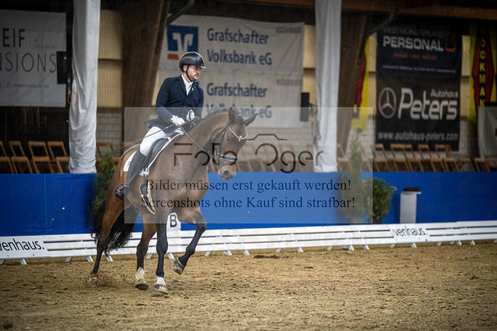DOS_1009 | Entdecke hochwertige Reitturnierfotos von Foto Oger. Professionell, emotional und authentisch – jetzt Lieblingsmomente im Shop bestellen.Deutschlandweite Turnierfotografie. - Realisiert mit Pictrs.com