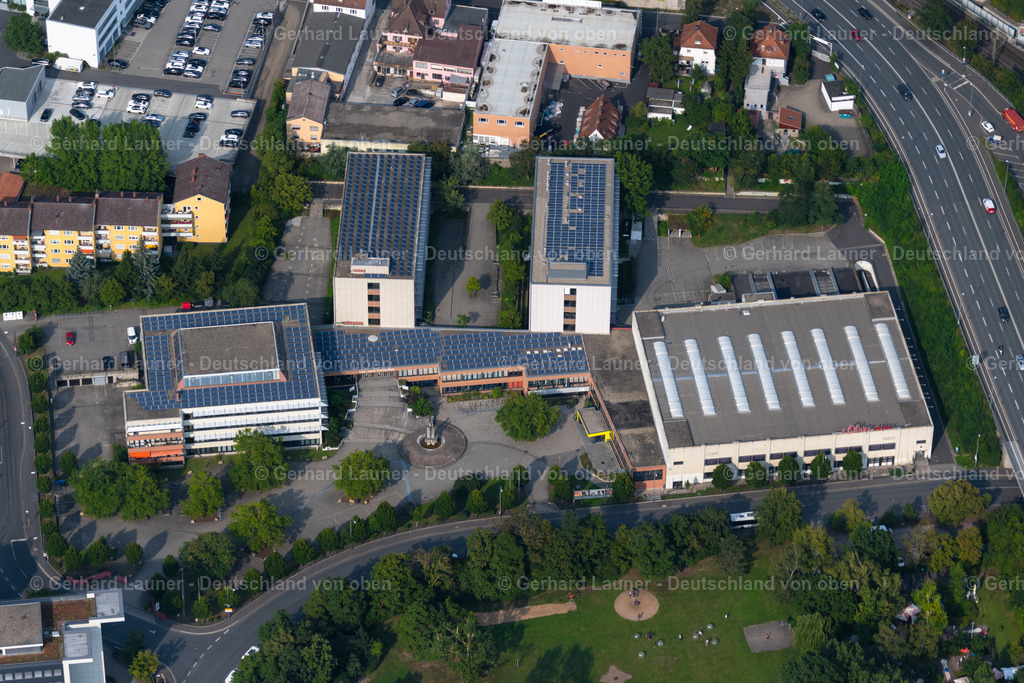 4047728 | WüRZBURG 21.08.2021 Gebäudekomplex der Berufsschule " Berufliches Schulzentrum für Wirtschaft und Datenverarbeitung Würzburg ", der " Klara-Oppenheimer-Schule " und der " Berufsfachschule für PTA " an der Friedrich-Spee-Straße im Ortsteil Sanderau in Würzburg im Bundesland Bayern, Deutschland. Weiterführende Informationen bei: Berufliches Schulzentrum für Wirtschaft und Datenverarbeitung der Stadt Würzburg,  Klara-Oppenheimer-Schule. // Building complex of the Vocational School" Berufliches Schulzentrum fuer Wirtschaft and Datenverarbeitung Wuerzburg ", of " Klara-Oppenheimer-Schule " and the " Berufsfachschule fuer PTA " on the Friedrich-Spee-Strasse in the district Sanderau in Wuerzburg in the state Bavaria, Germany. Further information at: Berufliches Schulzentrum fuer Wirtschaft und Datenverarbeitung der Stadt Wuerzburg,  Klara-Oppenheimer-Schule. Foto: Gerhard Launer