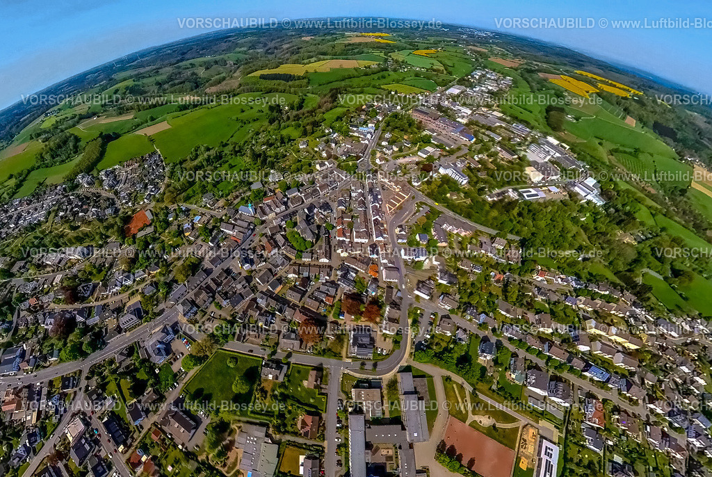 Breckerfeld240590270Mitte | Luftbild, Wohngebiet Ortsansicht Mitte, Kreisverkehr Westring und Prioreier Straße, Erdkugel, Fisheye Aufnahme, Fischaugen Aufnahme, 360 Grad Aufnahme, tiny world, little planet, fisheye Bild, , Breckerfeld, Ruhrgebiet, Nordrhein-Westfalen, Deutschland