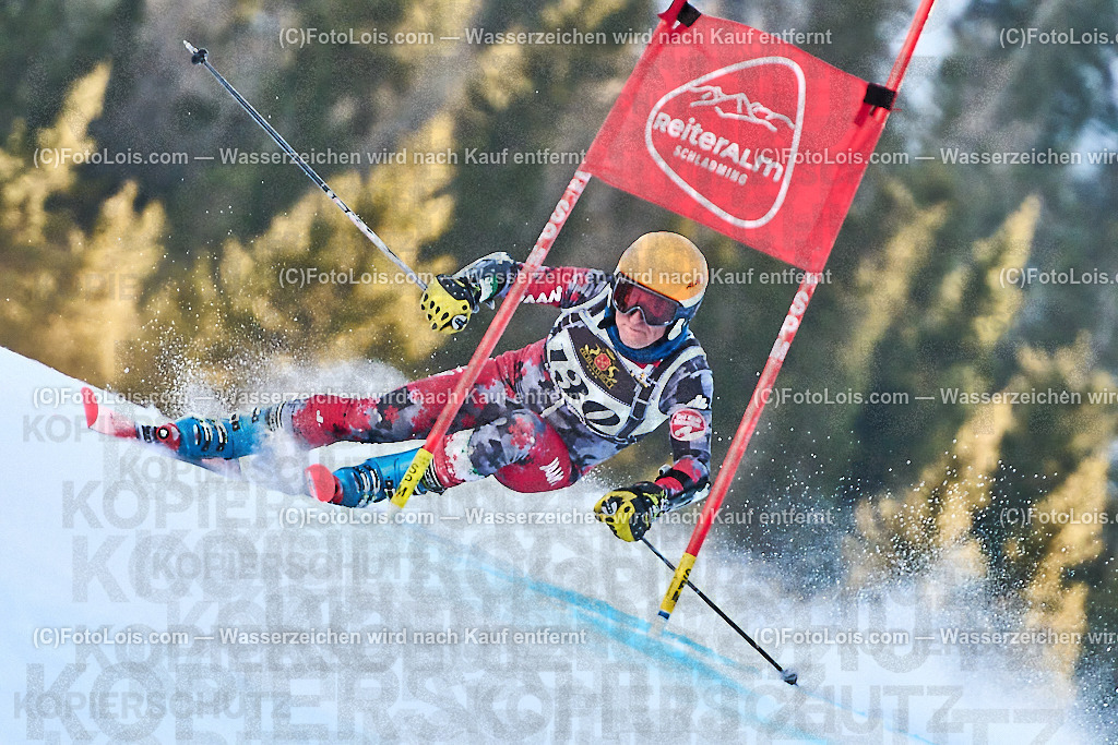 ALP2382_FIS-MastersCup_Reiteralm_Giant-SL_Dallavalle Maurizio | FIS-MastersCup GIANT-SLALOM auf der Reiteralm in Pichl, Sa 18. Jänner 2025.