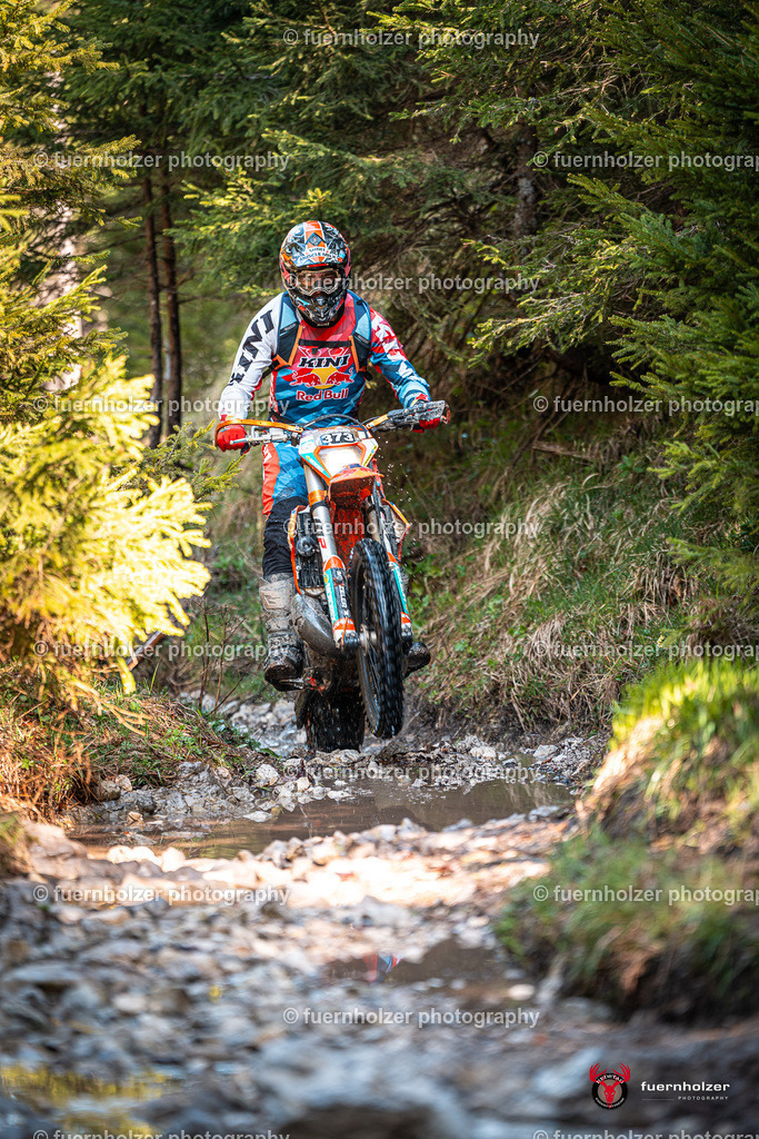 fuernholzer_250501-C2-27 | Fotografische Impressionen von der Red Stag Enduro Extreme by fuernholzer-photography.com. Endurosport in Österreich fotografisch festgehalten von fuernholzer. Auftragsfotografie für Private, Gewerbefotos und Industriefotografie. Eventfotografie, Sportfotografie und Motorsportfotografie. Anbieter von Fotoworkshops, Fototraining, fotografischen Vorträgen und Fotoseminaren.