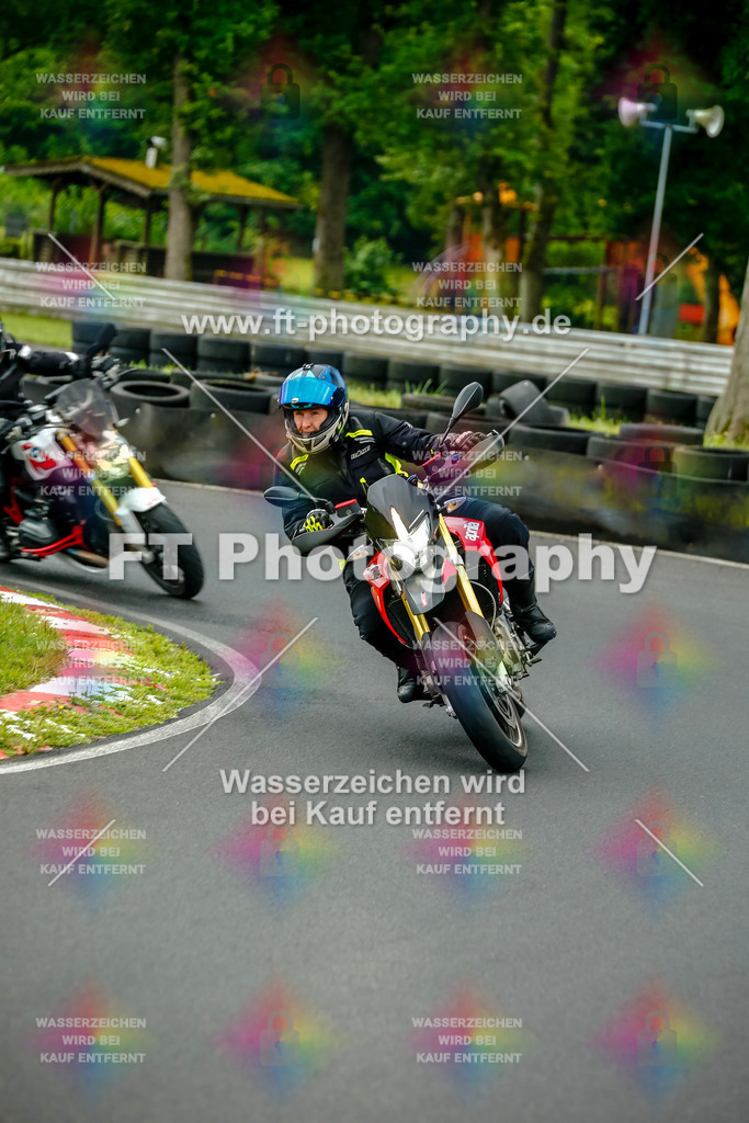 VBK-3988 | Hier findet Ihr Bilder von Touristenfahrten auf der Nürburgring Nordschleife oder von anderen Veranstaltungen die ich besucht habe. Viel Spass beim Durch Schauen 
