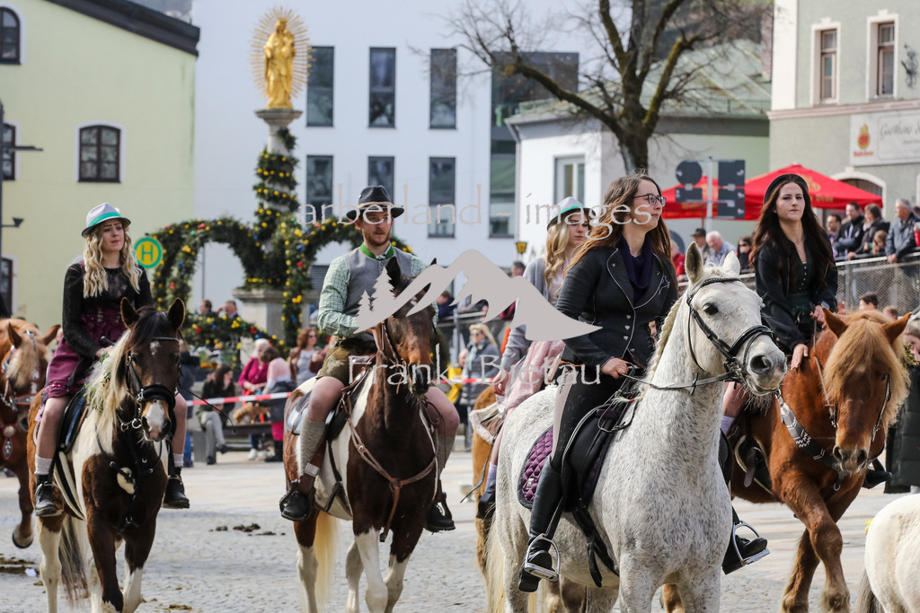 OE7A3718 | Traditionell findet am Ostermontag der Osterritt und der Flurumritt in der Stadt Regen statt
